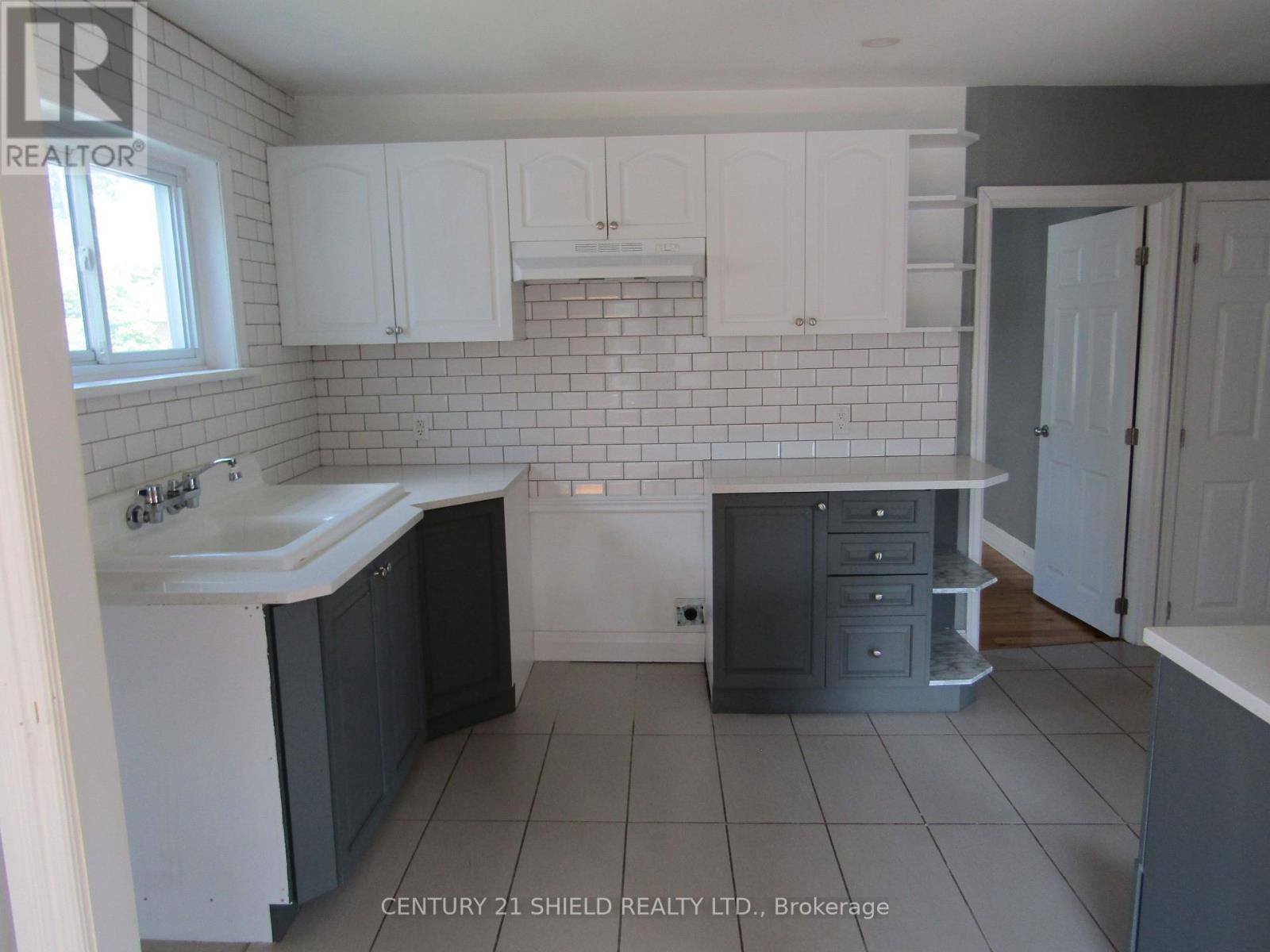 Cornwall, ON K6H2J7,513 FOURTH STREET E