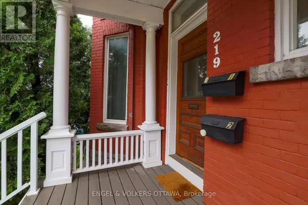 Ottawa, ON K1N8H9,219 COBOURG STREET