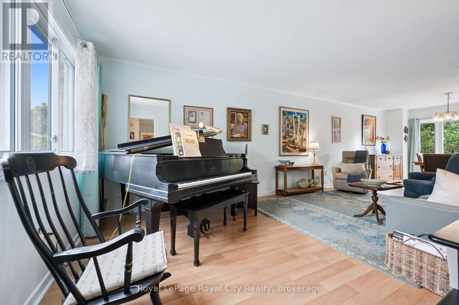 Guelph (dovercliffe Park/old University), ON N1G2X5,295 Water ST #75