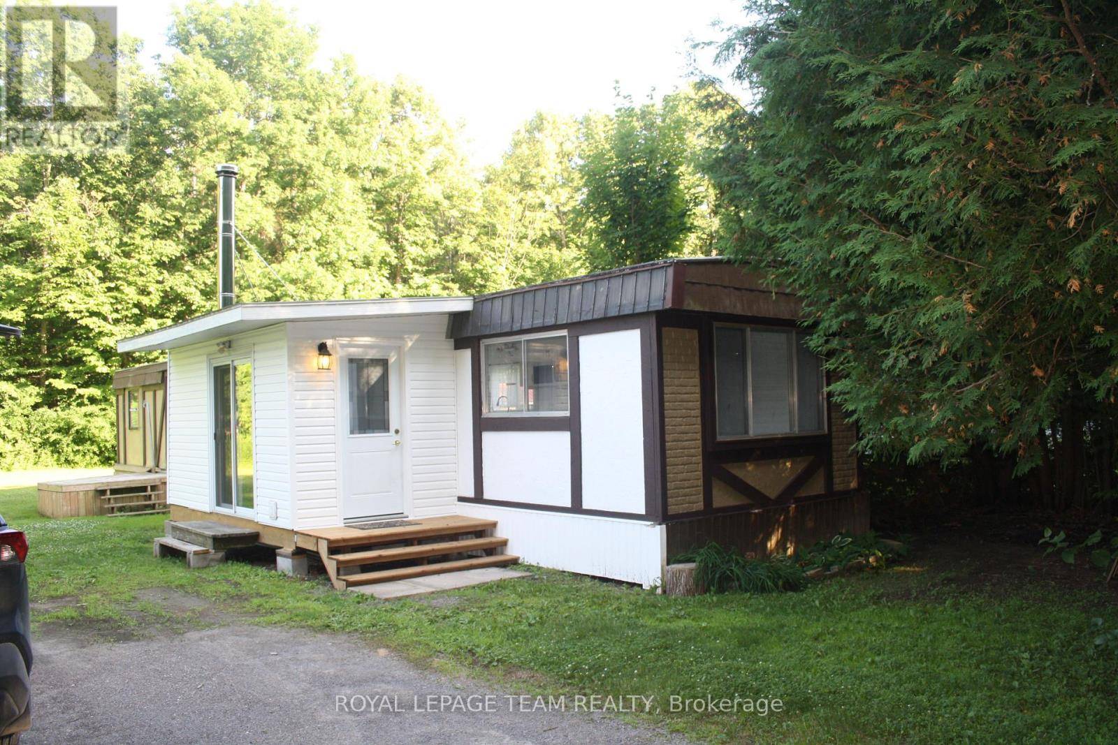 27 JENNIFER LANE, Horton, ON K7V3Z9