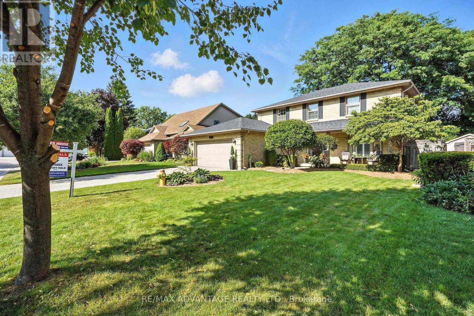 London North (north B), ON N5X2Z3,1797 PHILLBROOK COURT