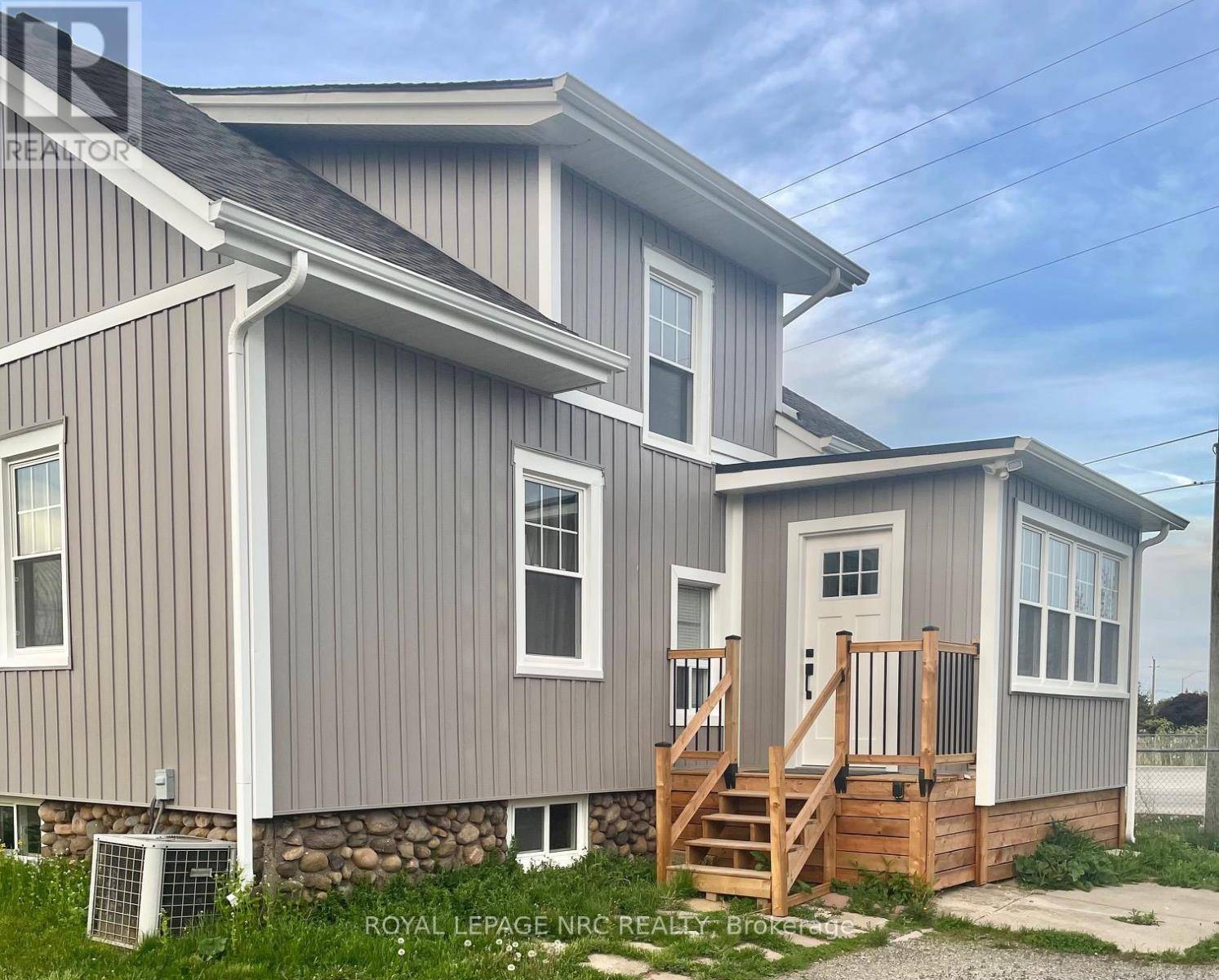 Lincoln (beamsville), ON L0R1B3,5706 KING STREET