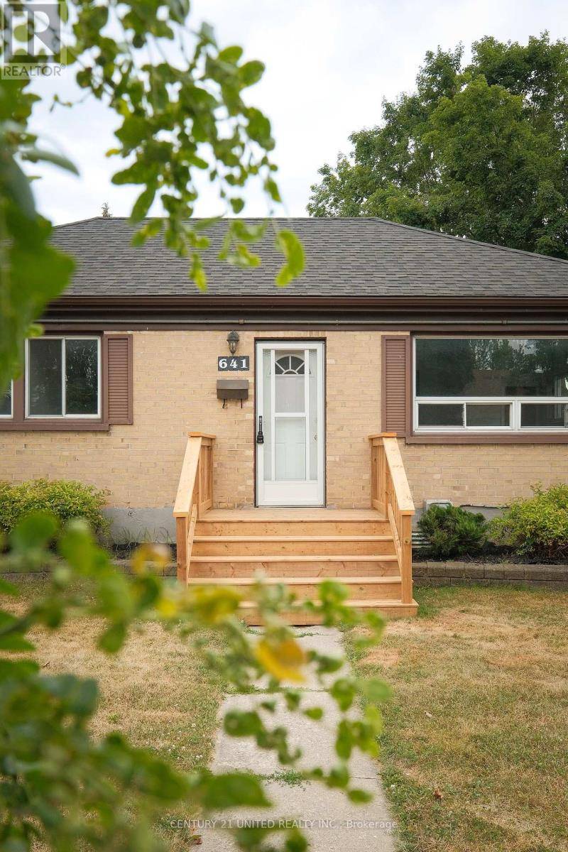 Peterborough South (west), ON K9J3Y5,641 BELLAIRE STREET