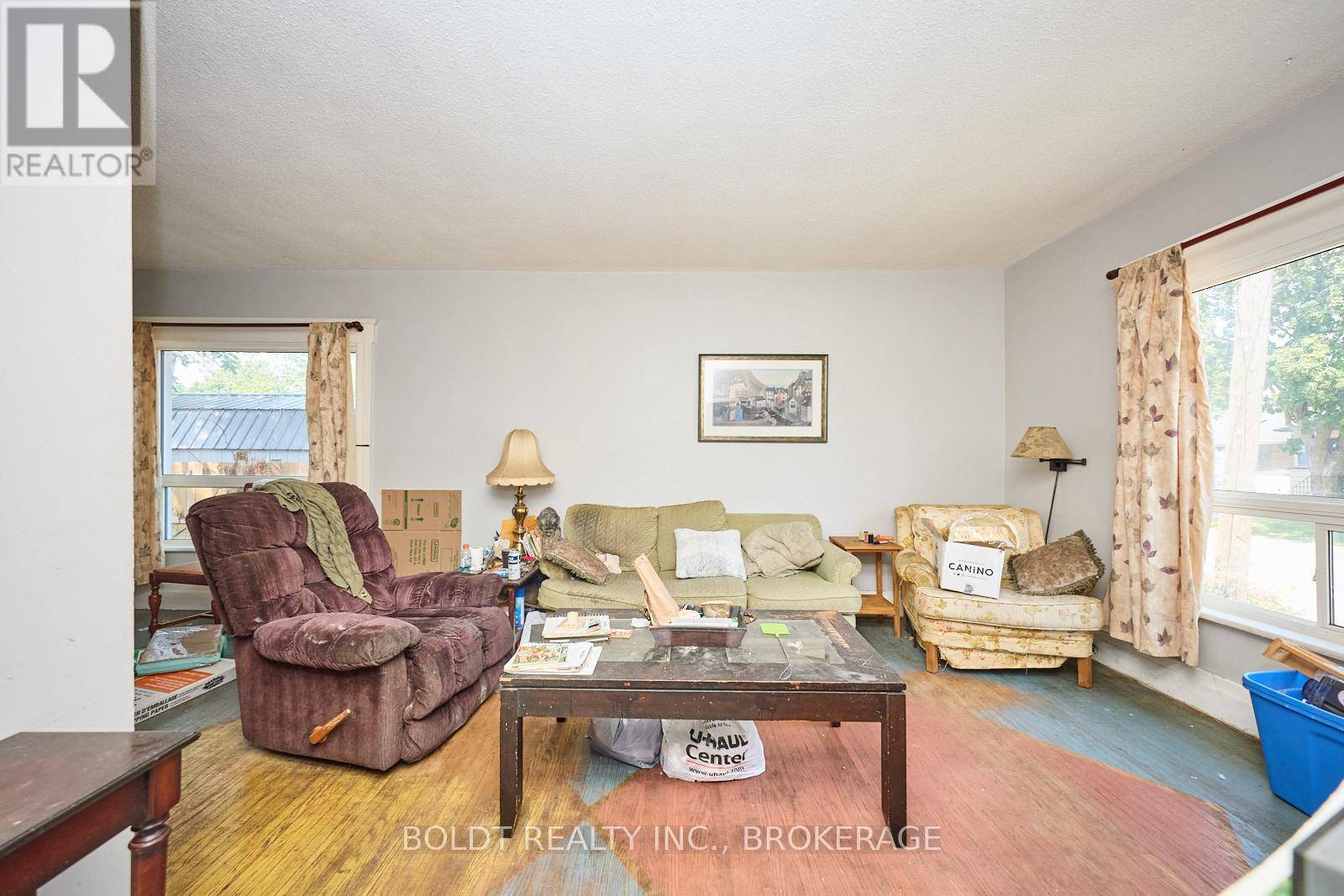 Niagara Falls (downtown), ON L2E3X3,5093 HUTTON AVENUE