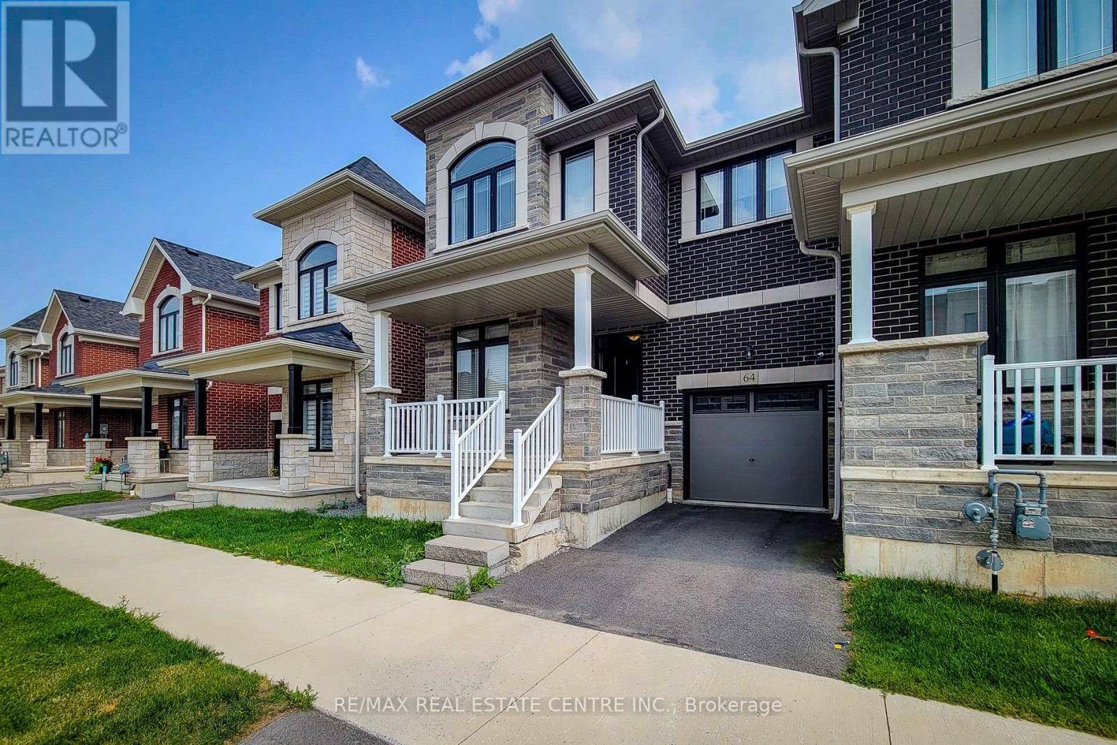 Hamilton (waterdown), ON L8B1Y5,64 GREAT FALLS BOULEVARD