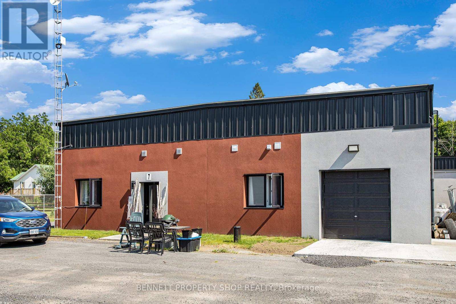 South Dundas, ON K0C1H0,3880 County Rd 7 #7