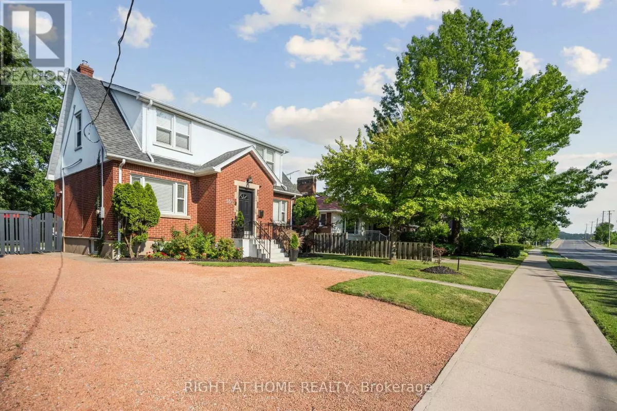 St. Catharines (old Glenridge), ON L2R4X5,105 Glenridge AVE #Upper