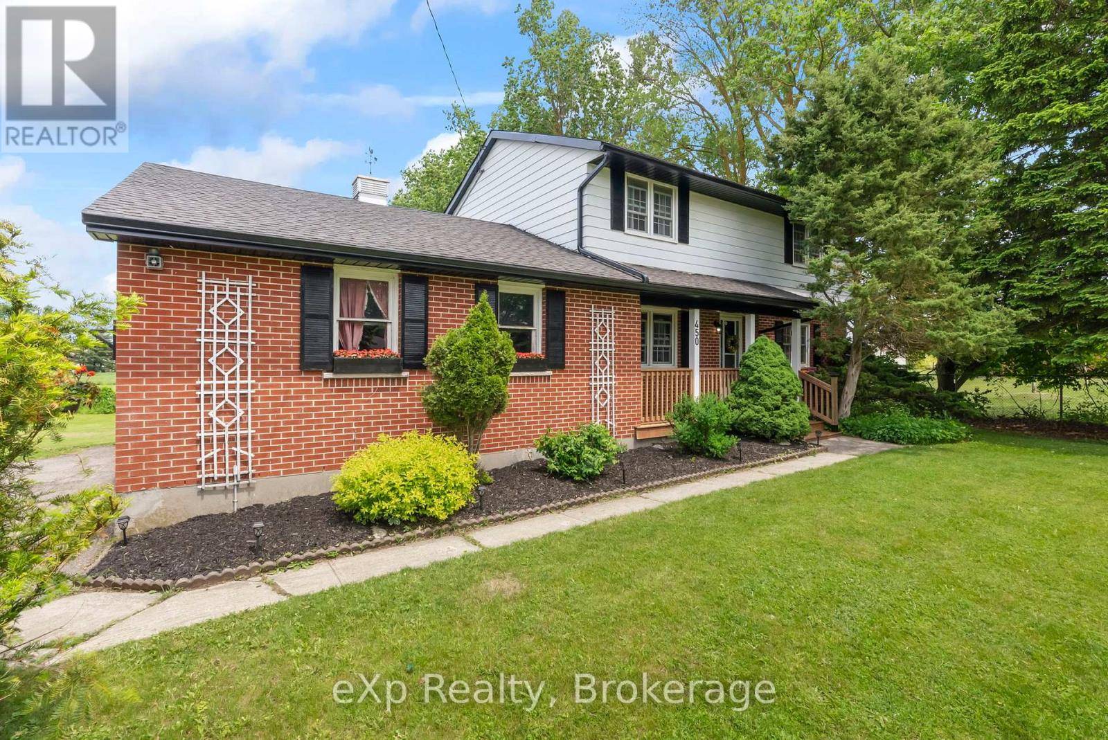 Wellington North (arthur), ON N0G1A0,450 SMITH STREET