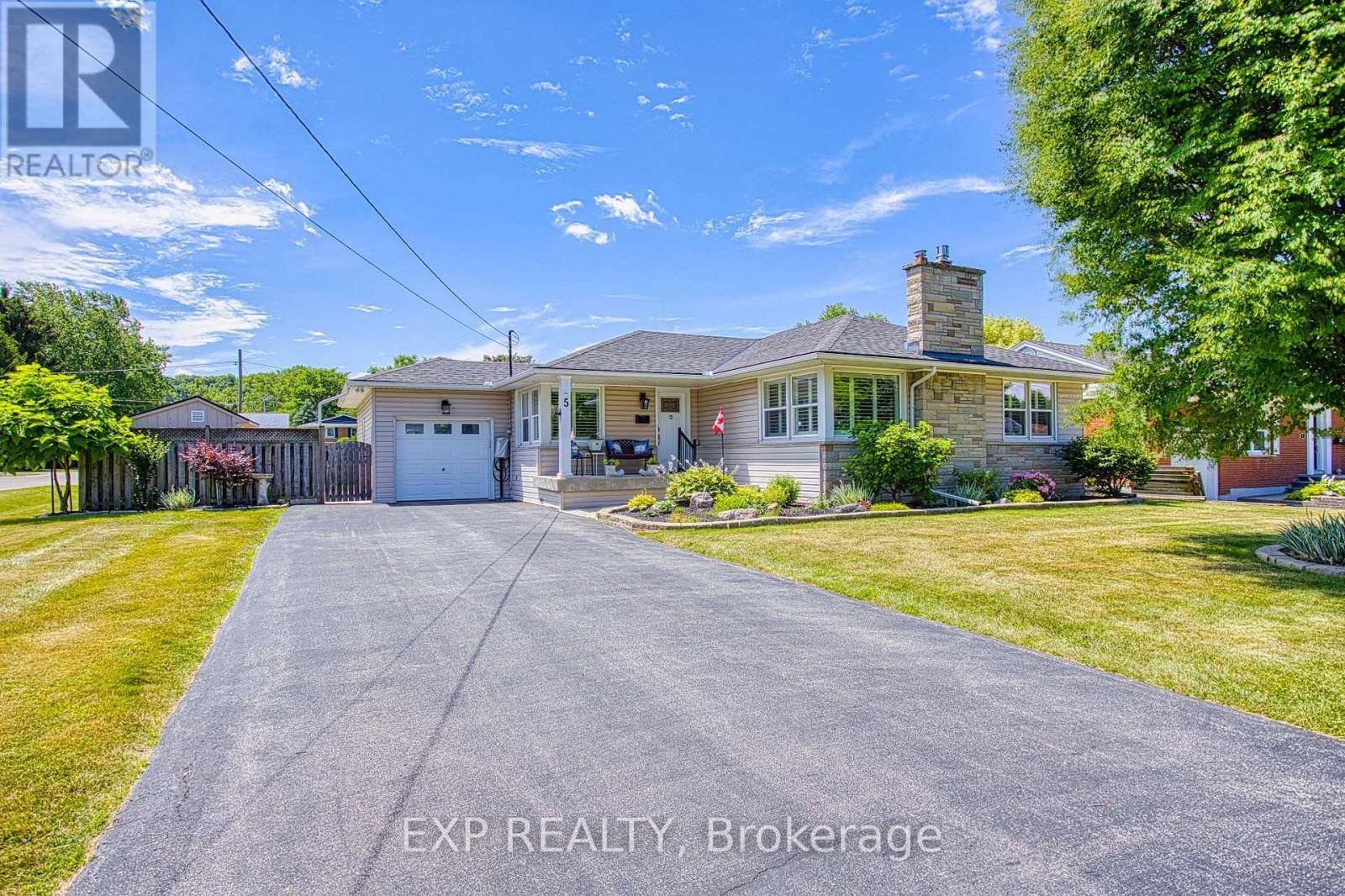 5 BEVERLY STREET, Grimsby (grimsby East), ON L3M1W5