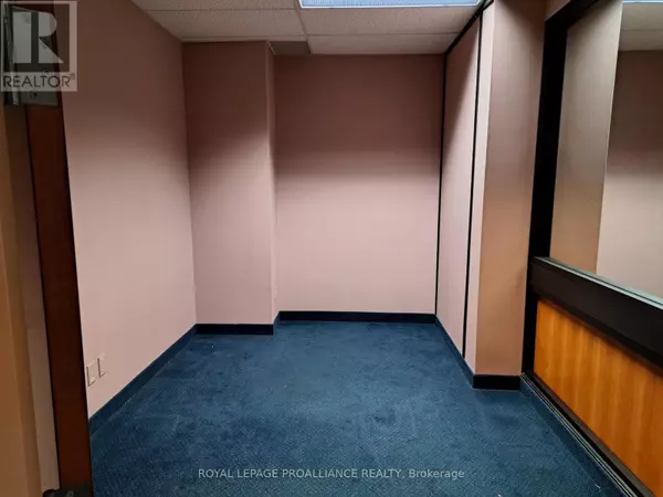 Brockville, ON K6V3H2,2495 PARKEDALE AVE #1