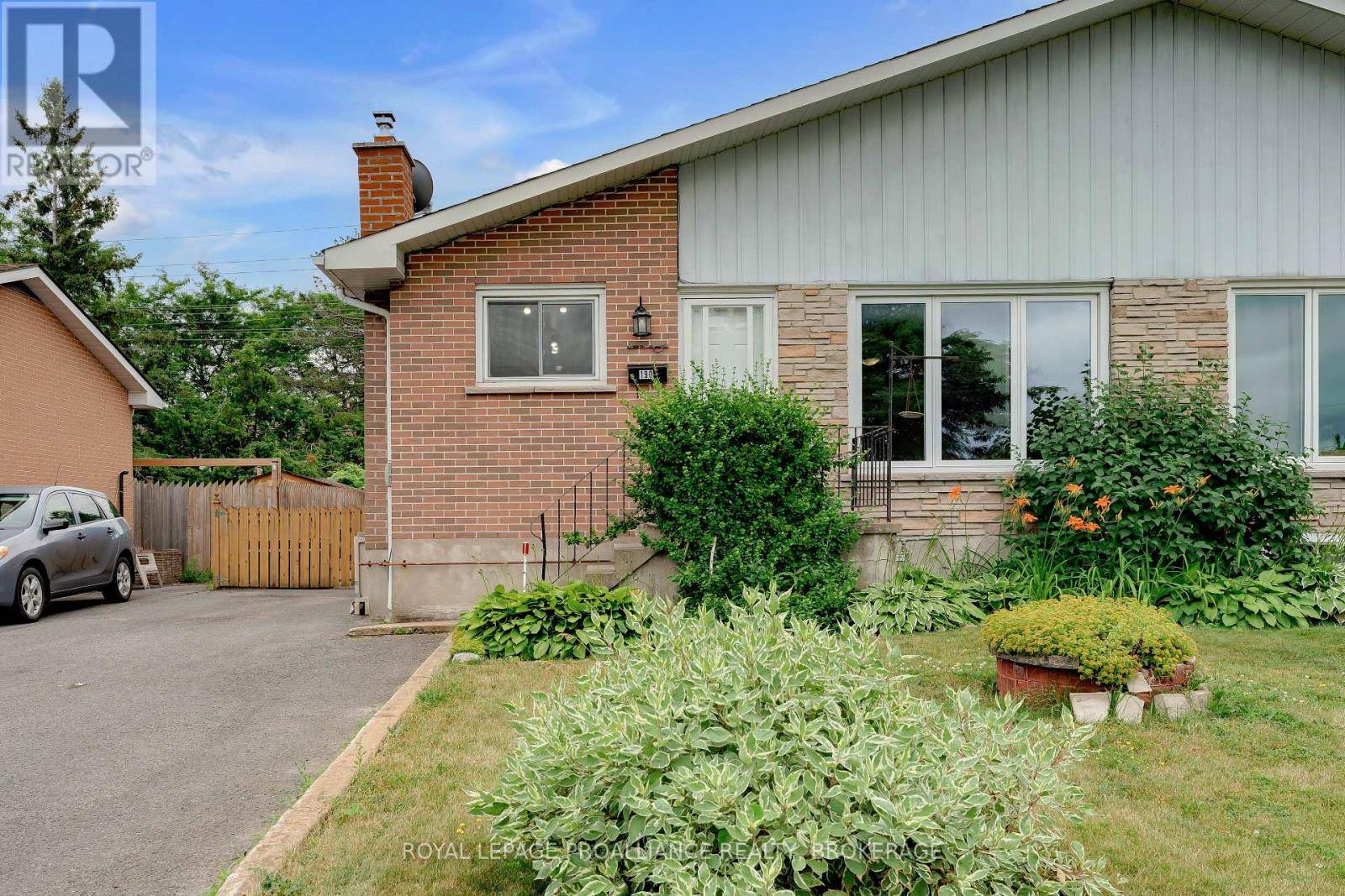 Kingston (rideau), ON K7K2X2,190 CONACHER DRIVE