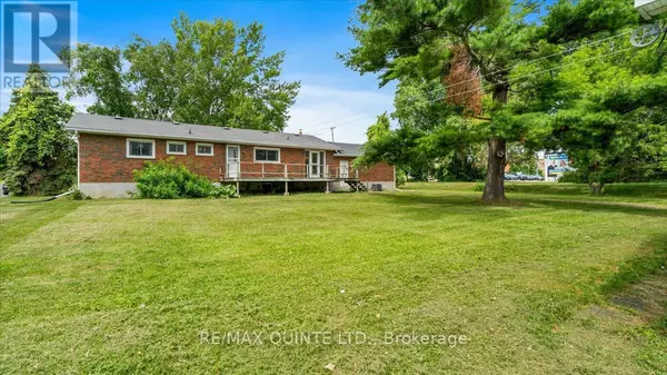 Belleville (belleville Ward), ON K8P1B6,507 DUNDAS STREET W