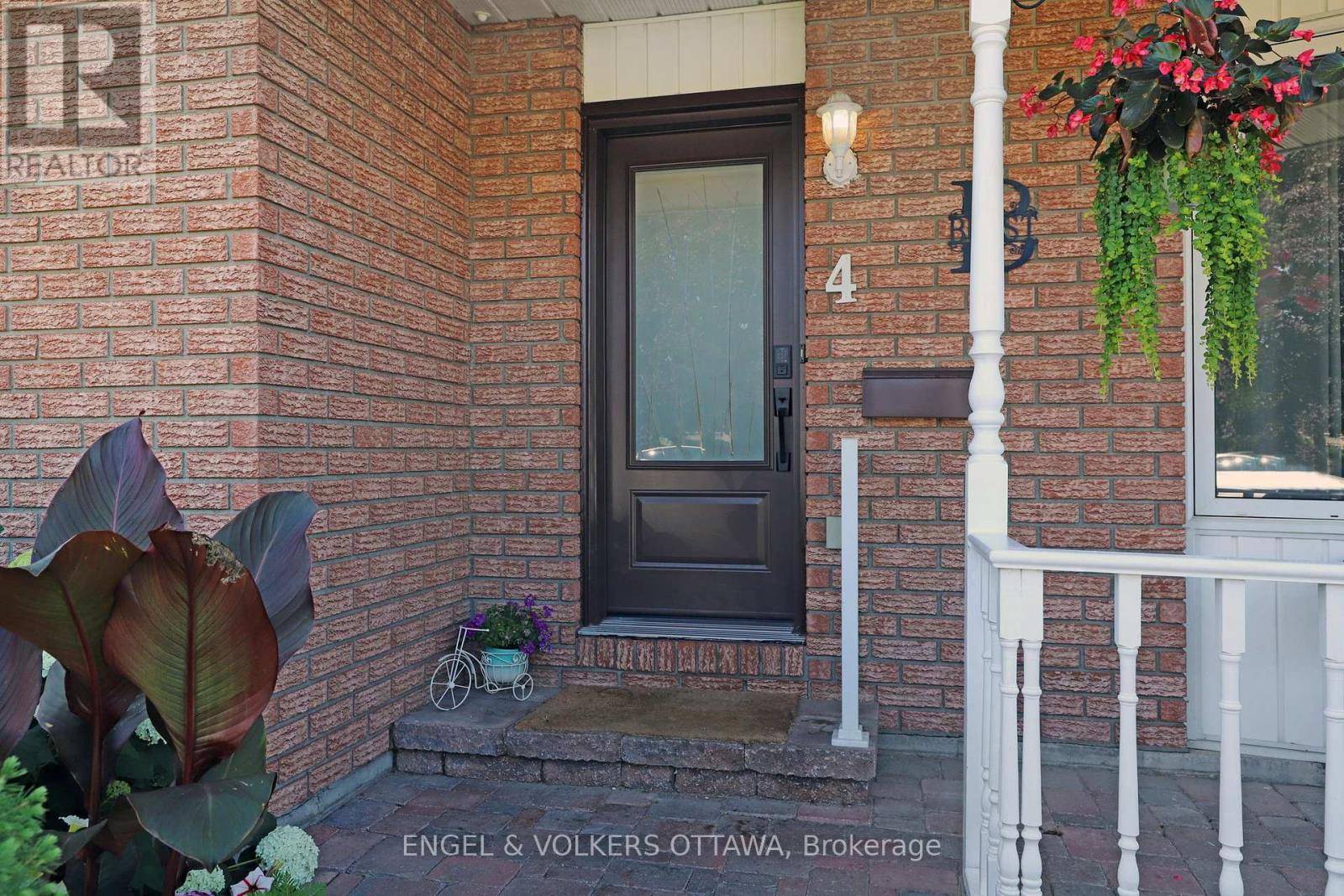 Arnprior, ON K7S3V4,4 MAPLE DRIVE
