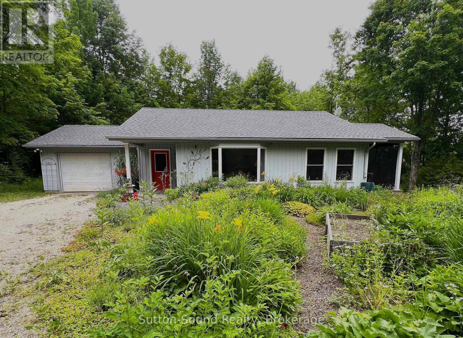 Chatsworth, ON N0H1G0,823665 MASSIE ROAD