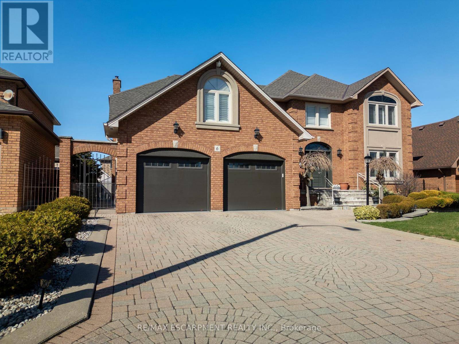 6 EMBASSY DRIVE, Hamilton (lisgar), ON L8T4Z8