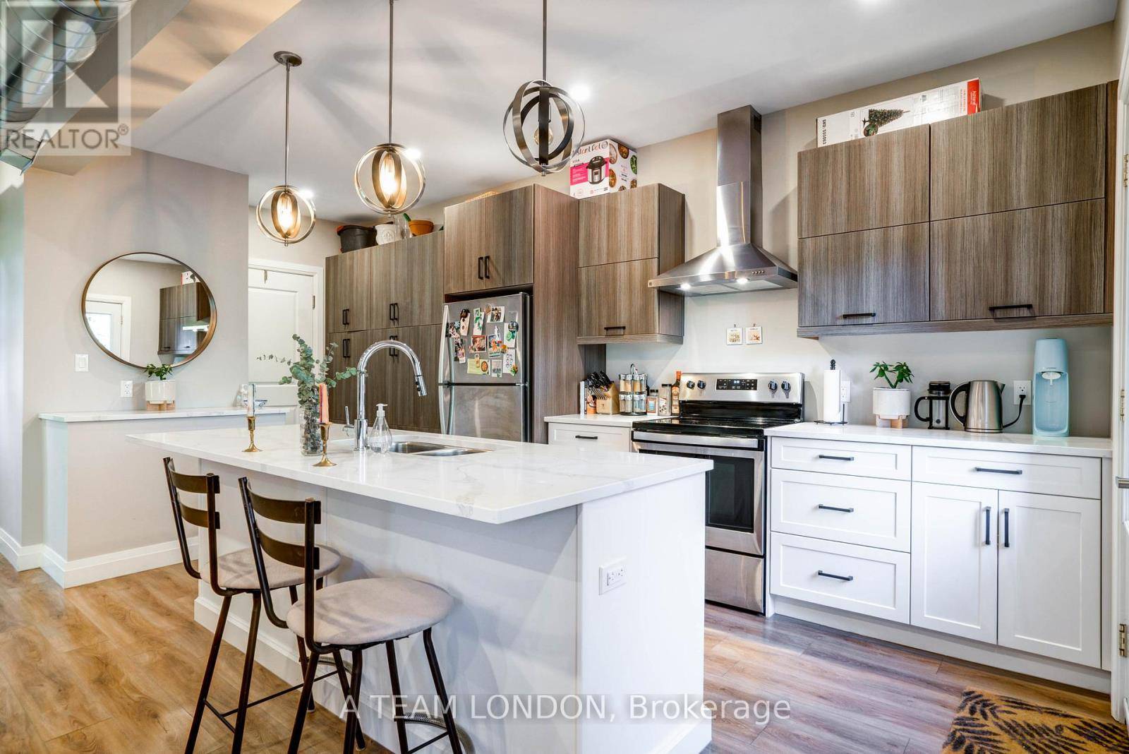 London South (south F), ON N6C3P8,213 Wortley RD #6