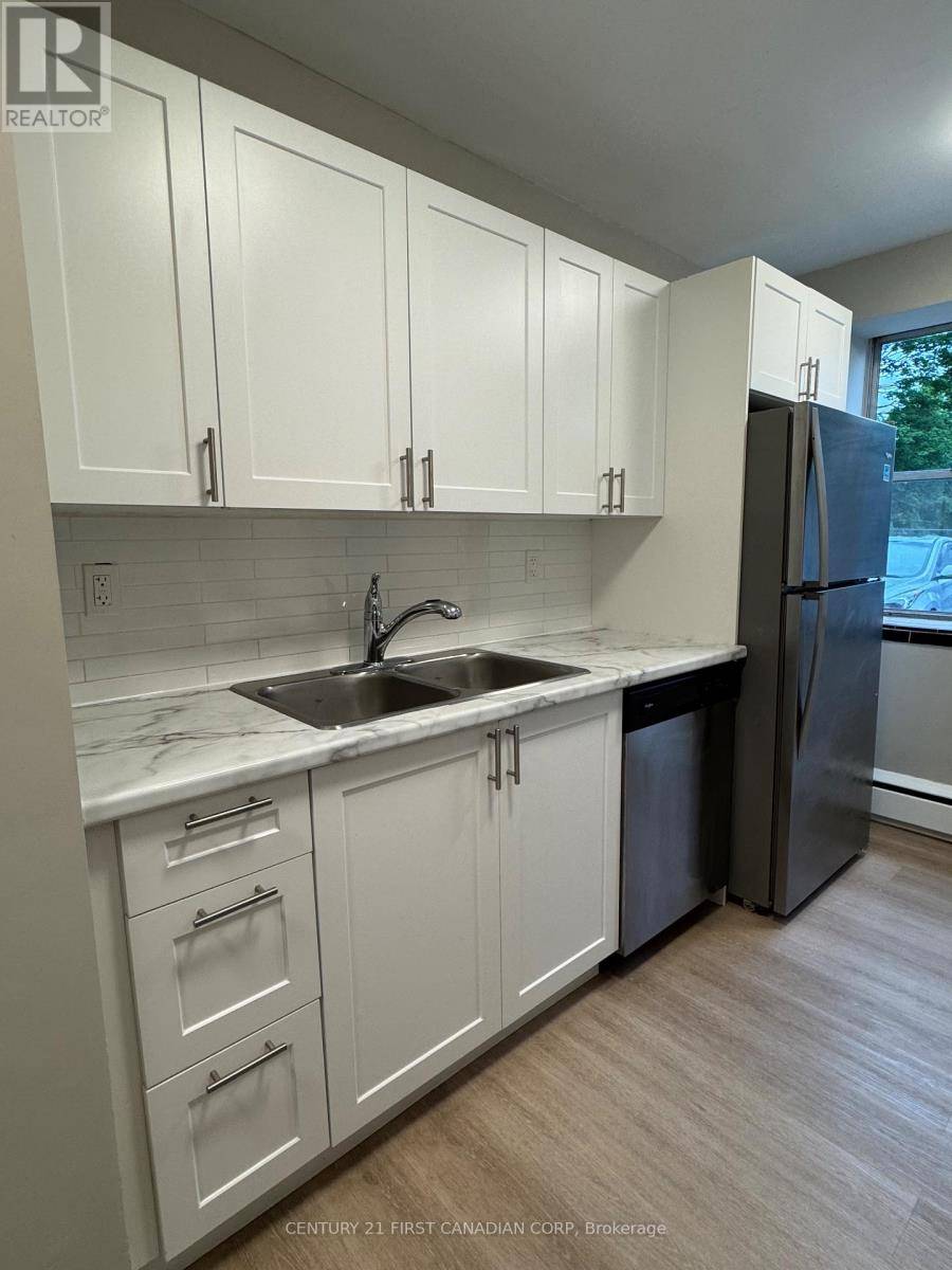London South (south F), ON N6C4J8,75 High ST #106