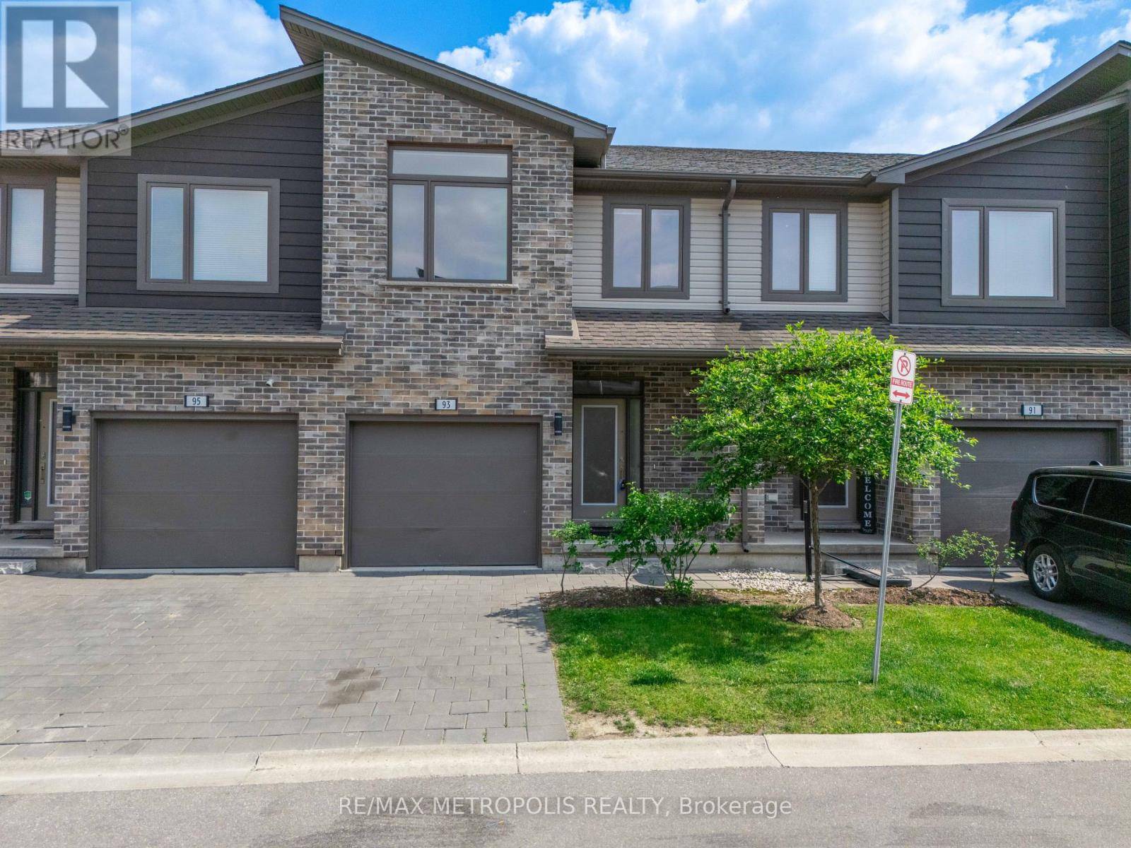 1960 Dalmagarry RD #93, London North (north E), ON N6G5B1