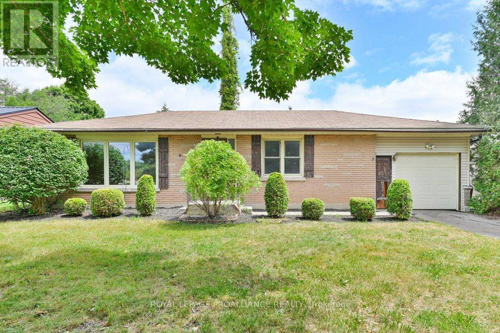Brighton, ON K0K1H0,119 DRUMMOND STREET