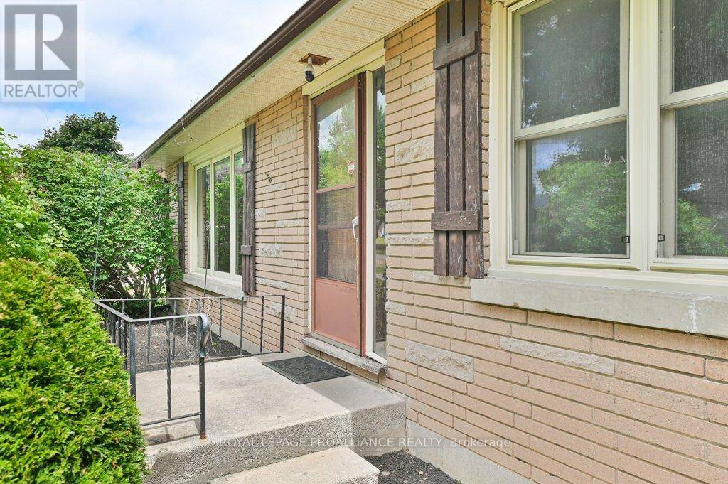 Brighton, ON K0K1H0,119 DRUMMOND STREET