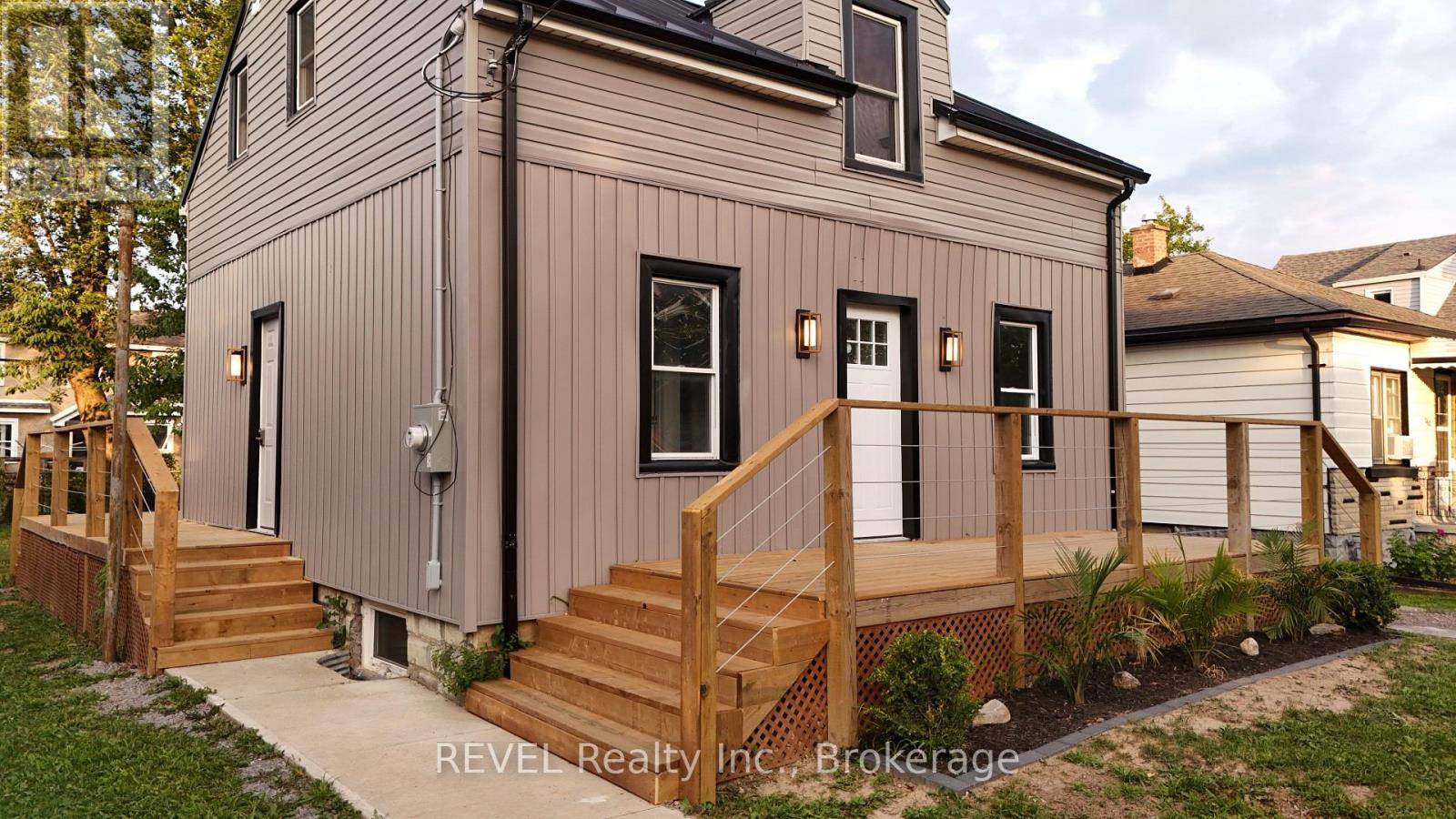 Welland (lincoln/crowland), ON L3B1R6,260 WALLACE AVENUE S