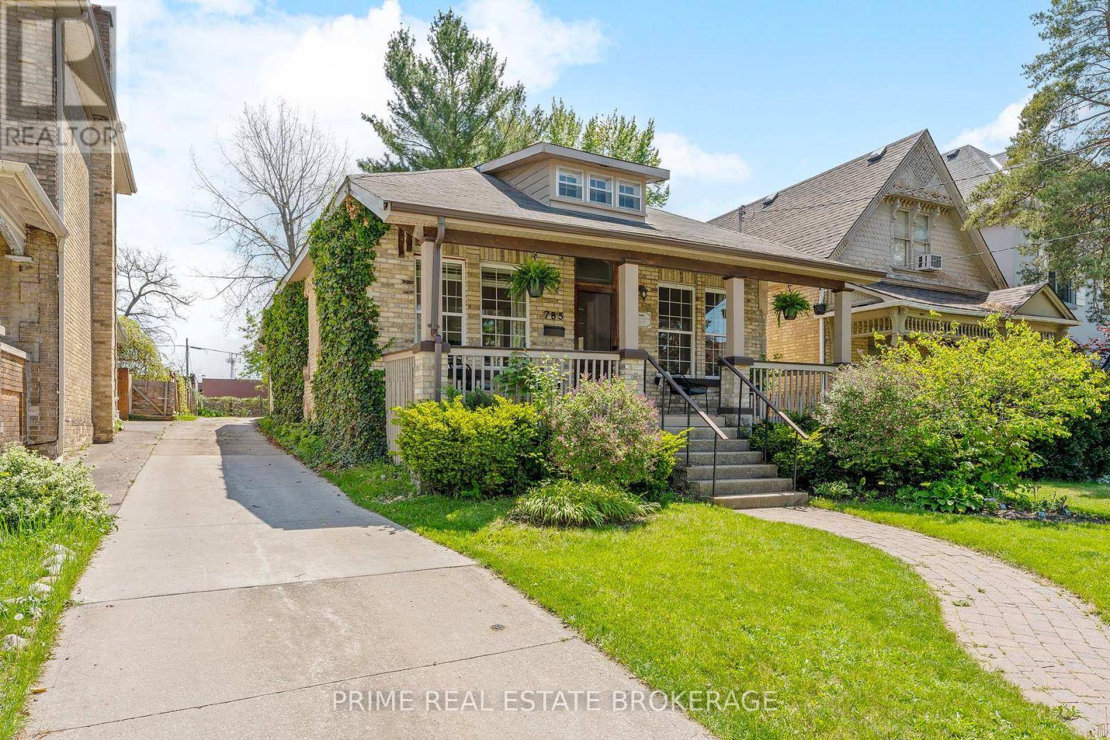 London East (east G), ON N5W3H7,785 QUEENS AVENUE