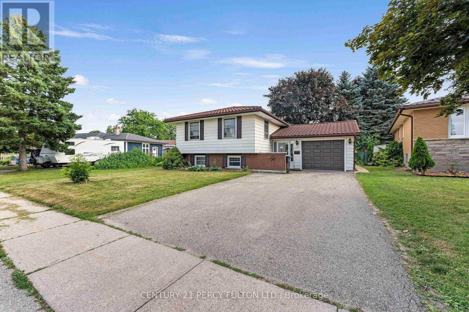 Guelph (victoria North), ON N1E1G4,125 Brant AVE #Main Floor