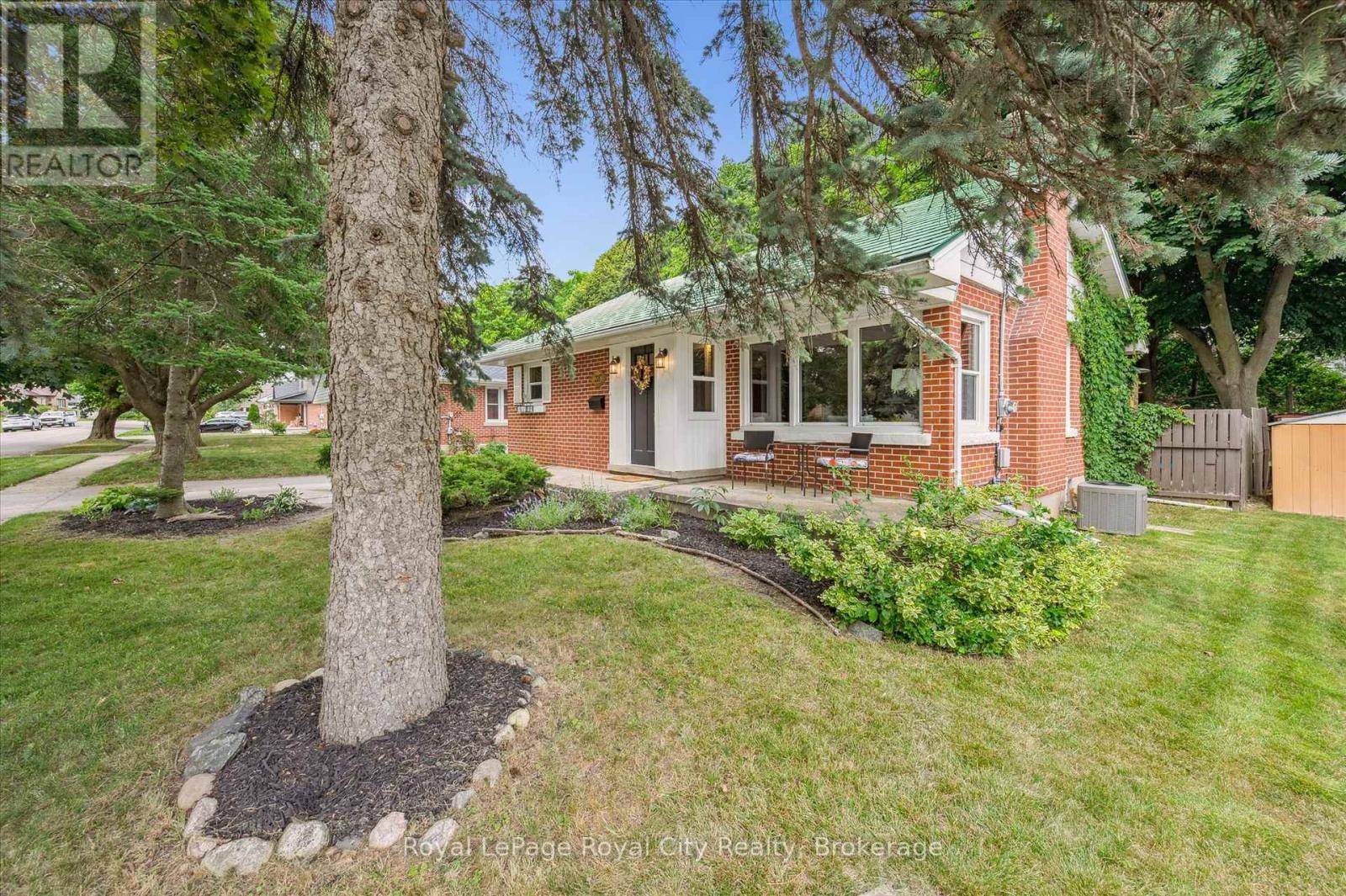 Guelph (exhibition Park), ON N1H1S3,28 SUMMIT CRESCENT
