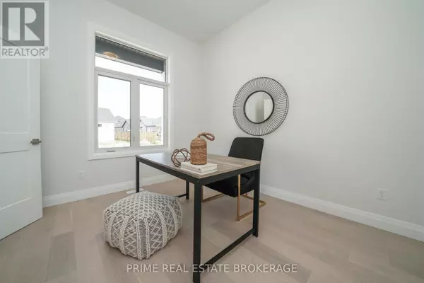 Central Elgin, ON N5L0B4,62 Compass TRL #3