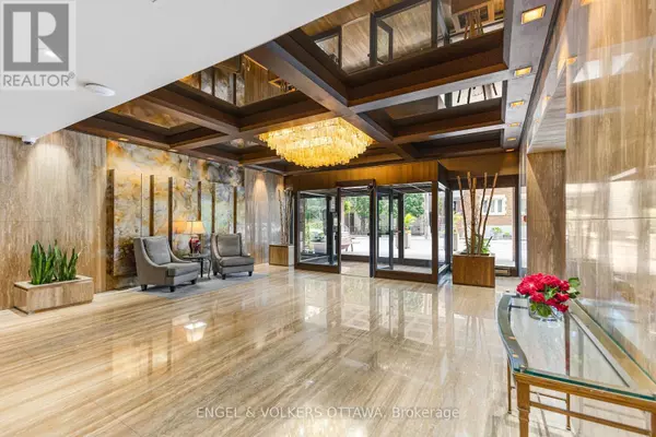 Ottawa, ON K2P1C8,20 The Driveway AVE #605