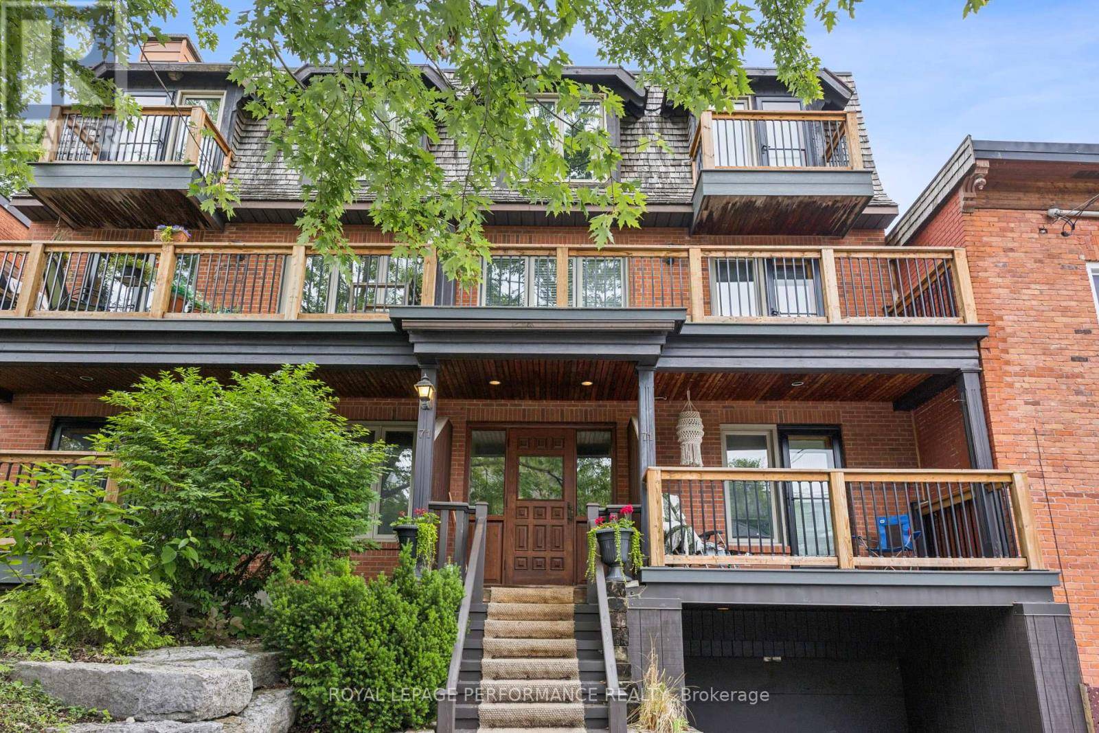 71 Sweetland AVE #4, Ottawa, ON K1N7T9