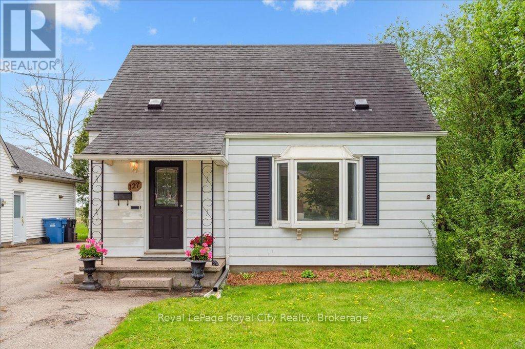 127 MEMORIAL CRESCENT, Guelph (junction/onward Willow), ON N1H6C2