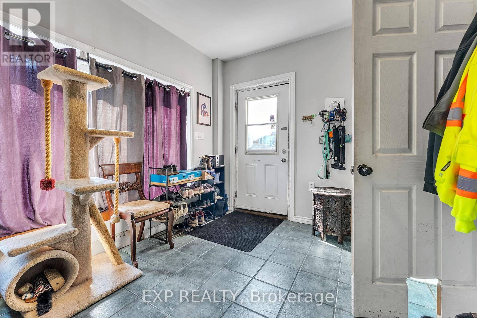 Belleville (belleville Ward), ON K8P1L5,44 CATHARINE STREET