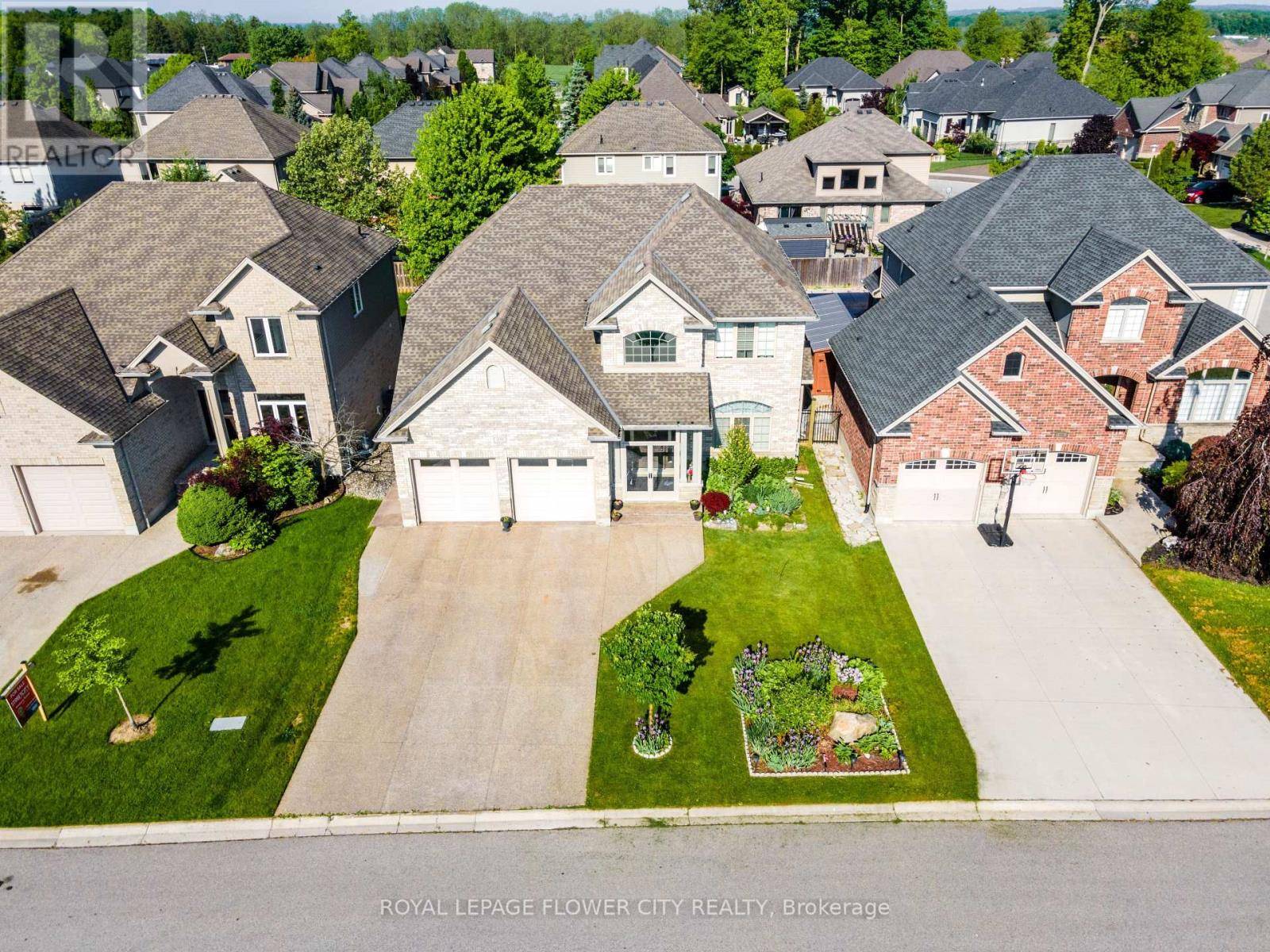 London South (south K), ON N6K0C4,2011 TYSON WALK STREET
