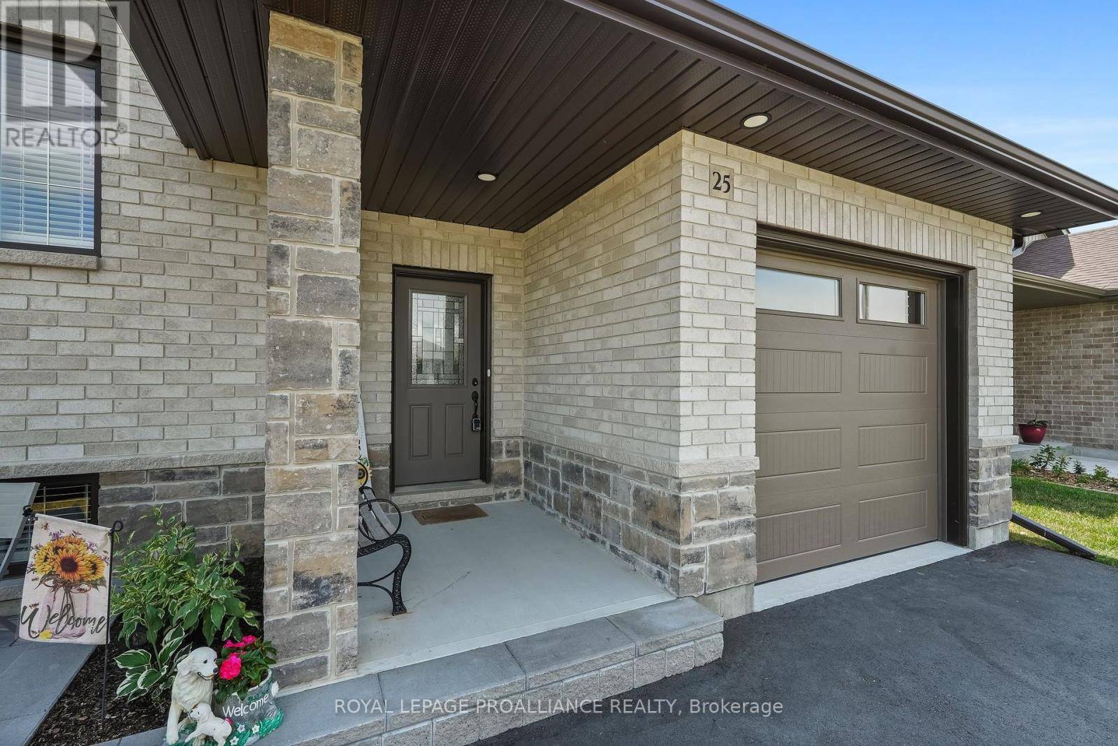 Quinte West (murray Ward), ON K8V0J1,25 CEDAR PARK CRESCENT