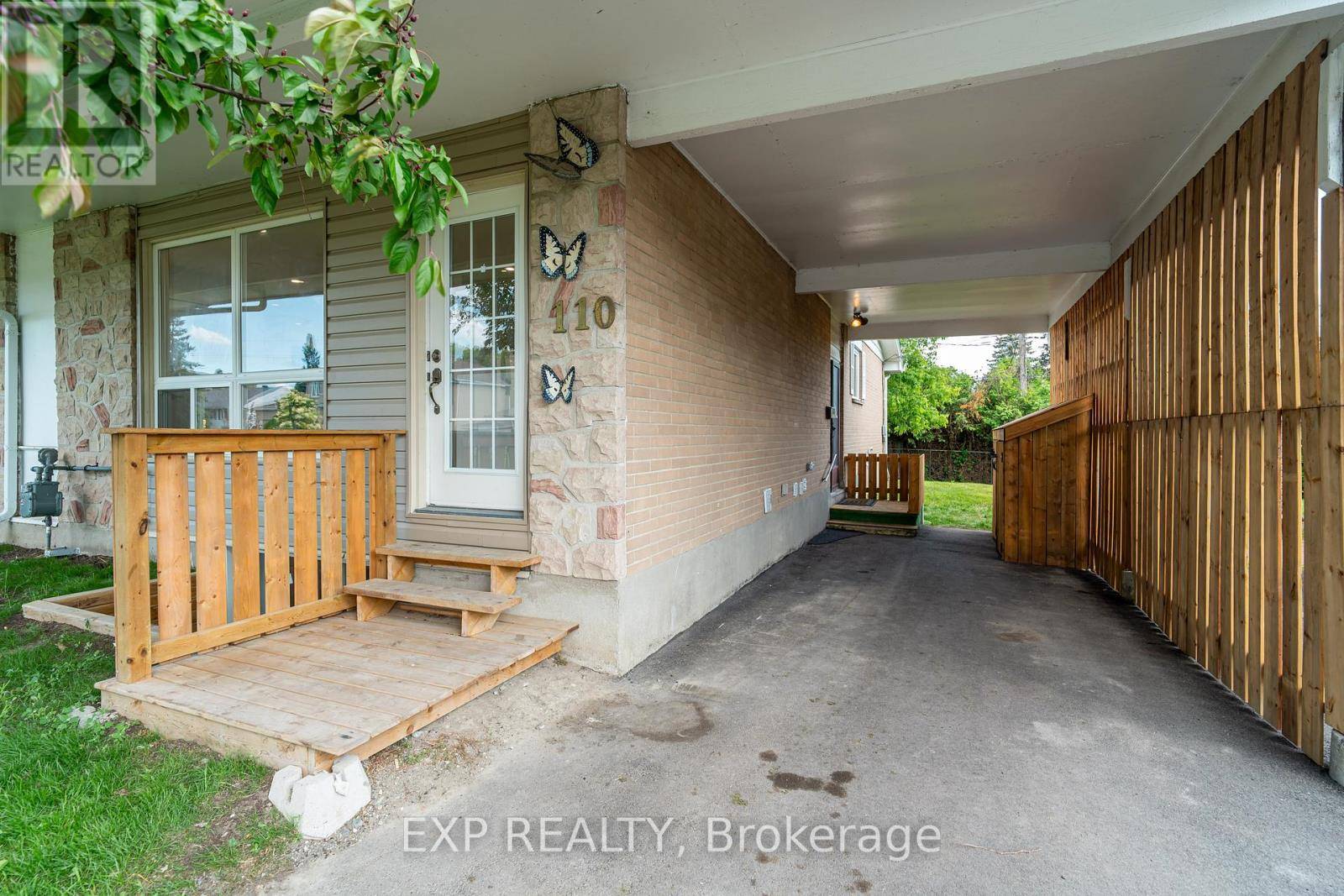 Ottawa, ON K2G2Y9,110 FIELDROW STREET