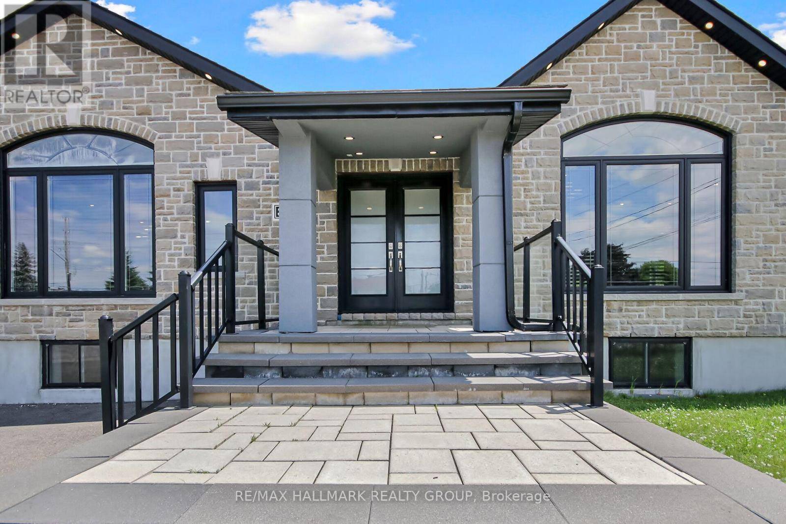 Ottawa, ON K1V8N8,3253 RIVERSIDE DRIVE