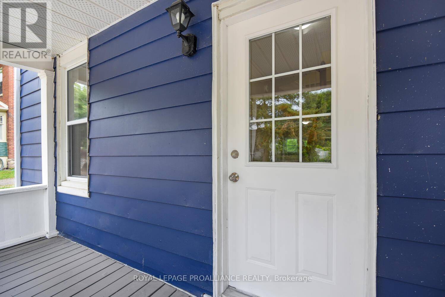 Prescott, ON K0E1T0,254 EAST STREET S
