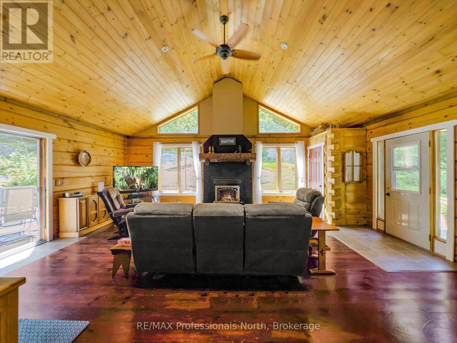 Muskoka Lakes (watt), ON P0B1J0,2351 FALKENBURG ROAD