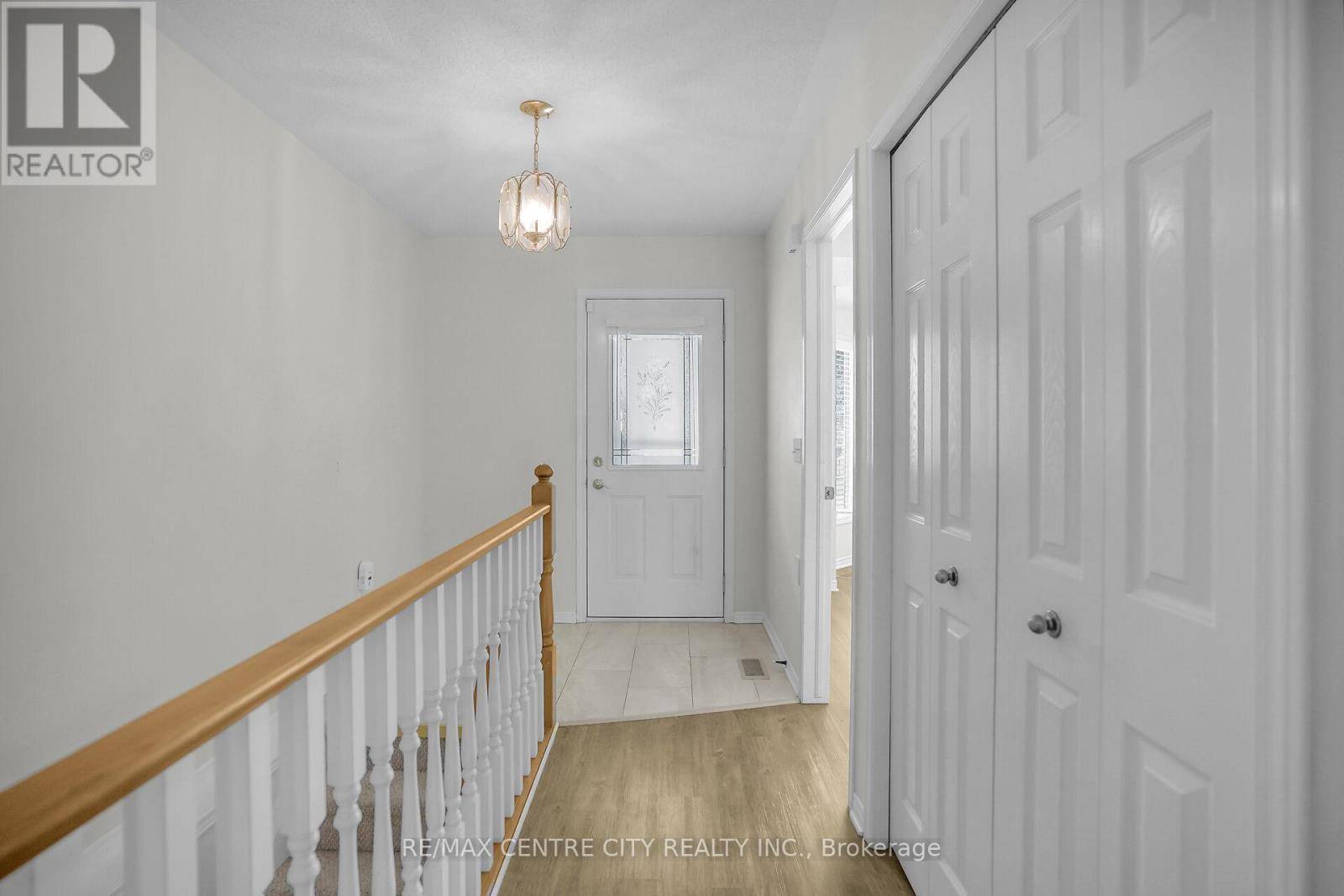 London North (north I), ON N6G5G5,875 Thistledown WAY #25