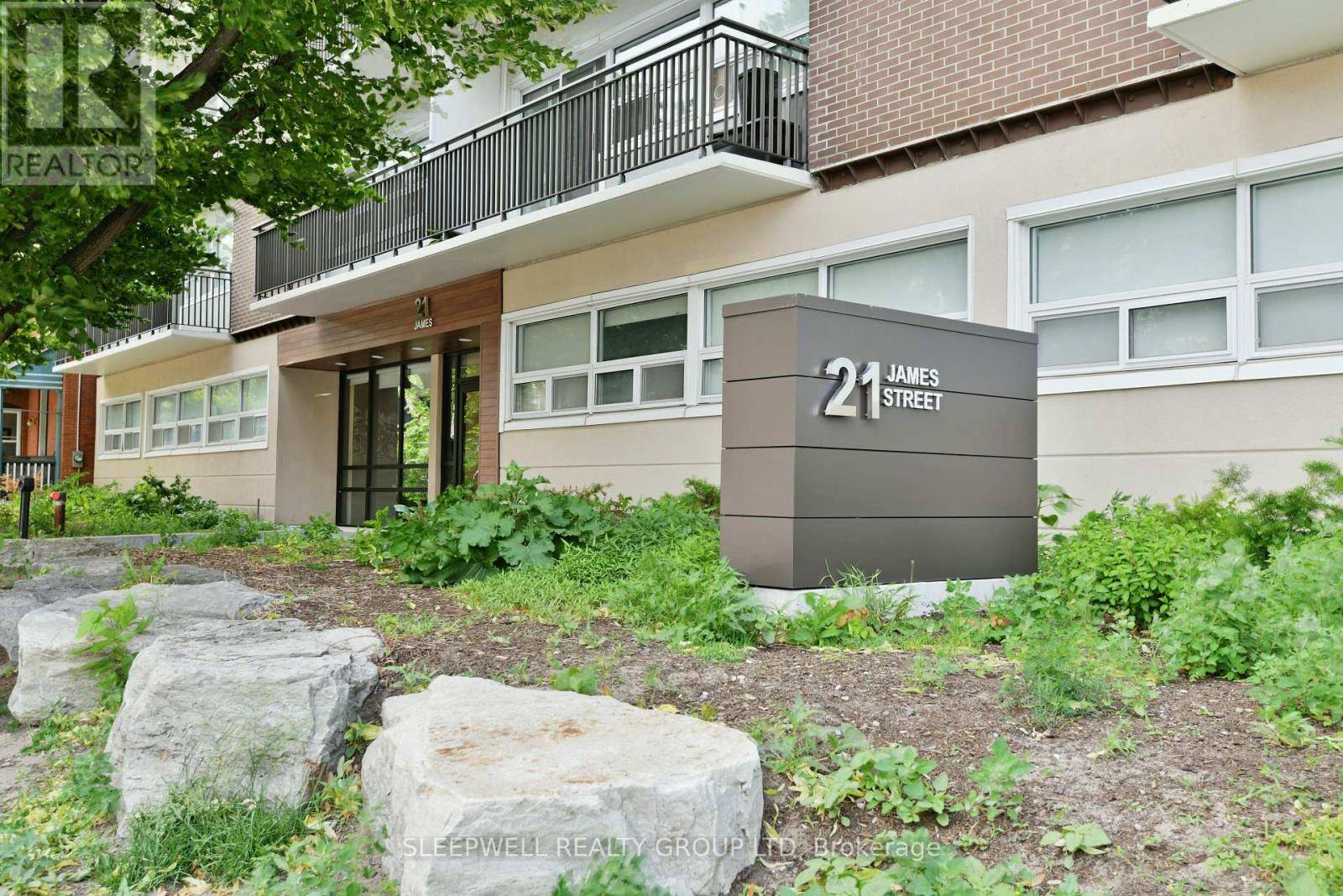 Ottawa, ON K2P0R9,21 James ST #208