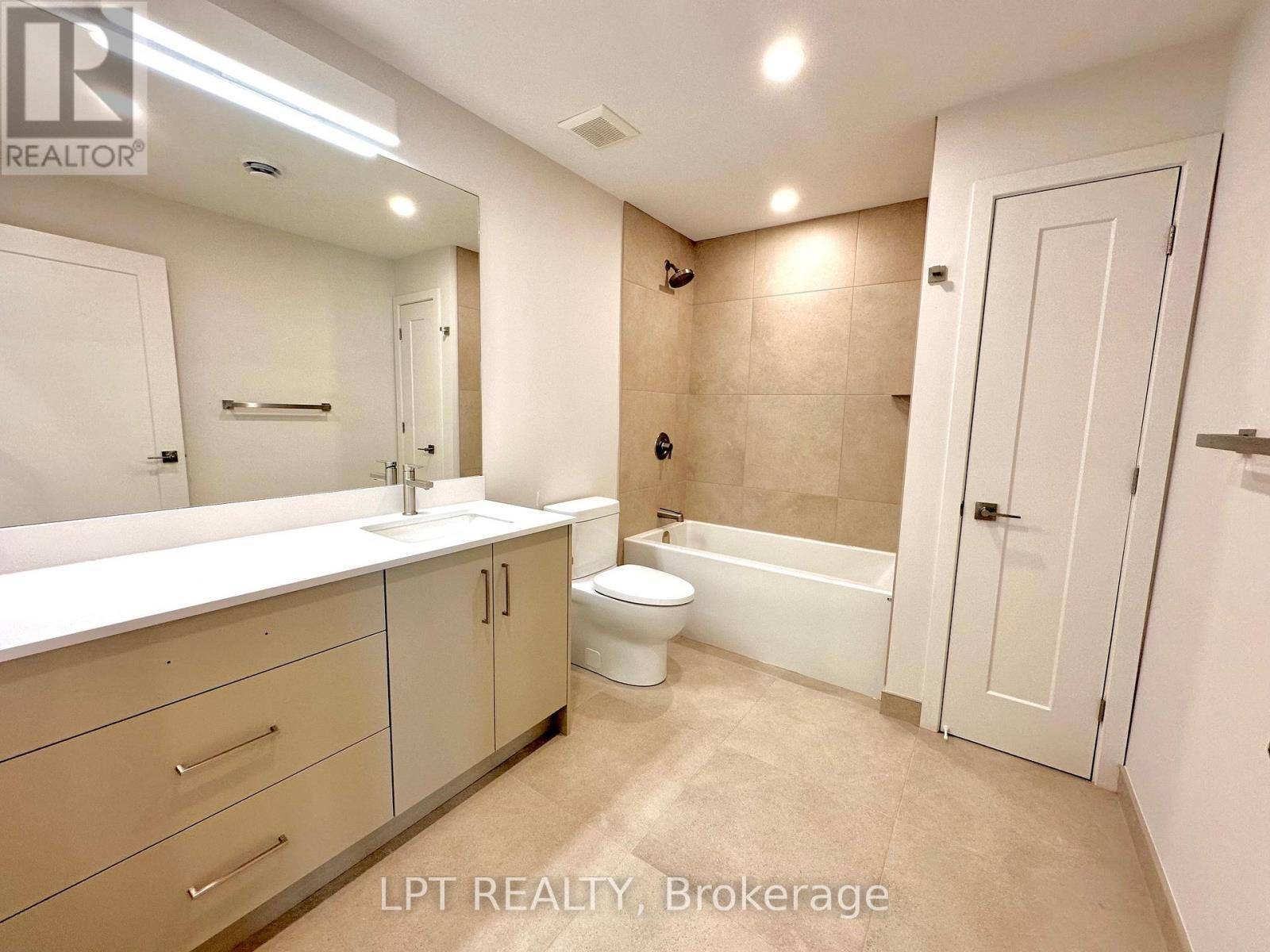 Ottawa, ON K1L7T8,254 GARNEAU ST #4