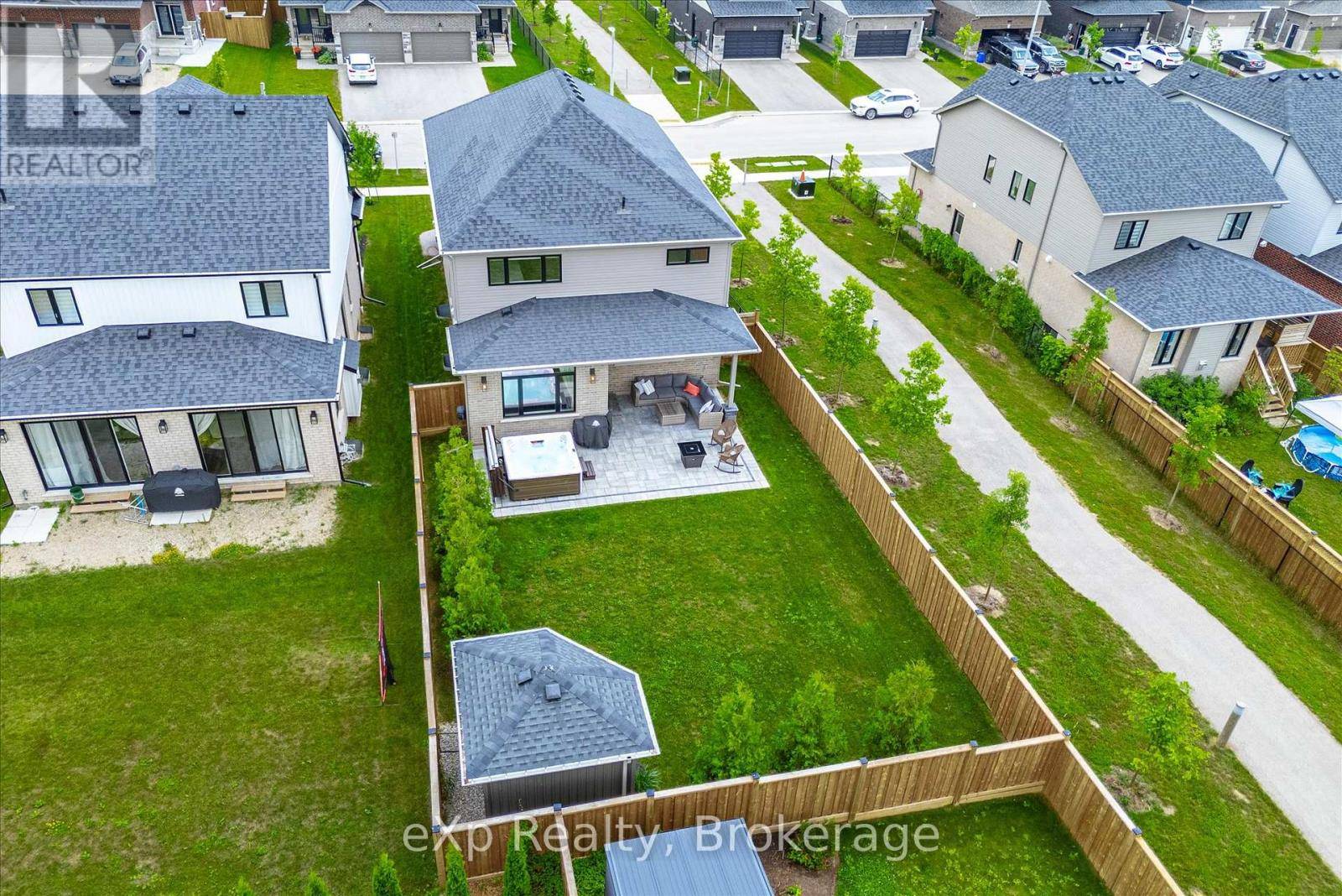 Centre Wellington (elora/salem), ON N0B1S0,159 HALLS DRIVE