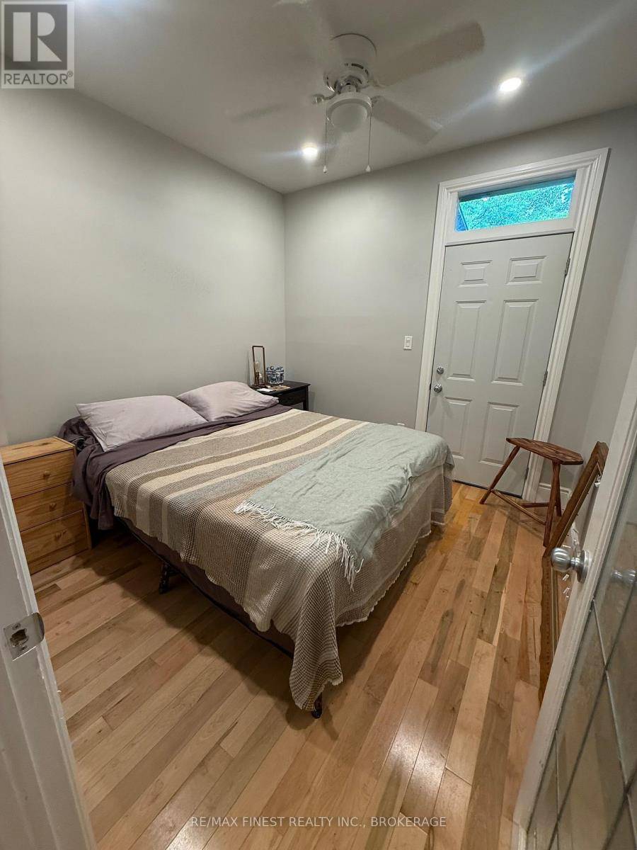 Kingston (east Of Sir John A. Blvd), ON K7K4H9,398 ALFRED STREET