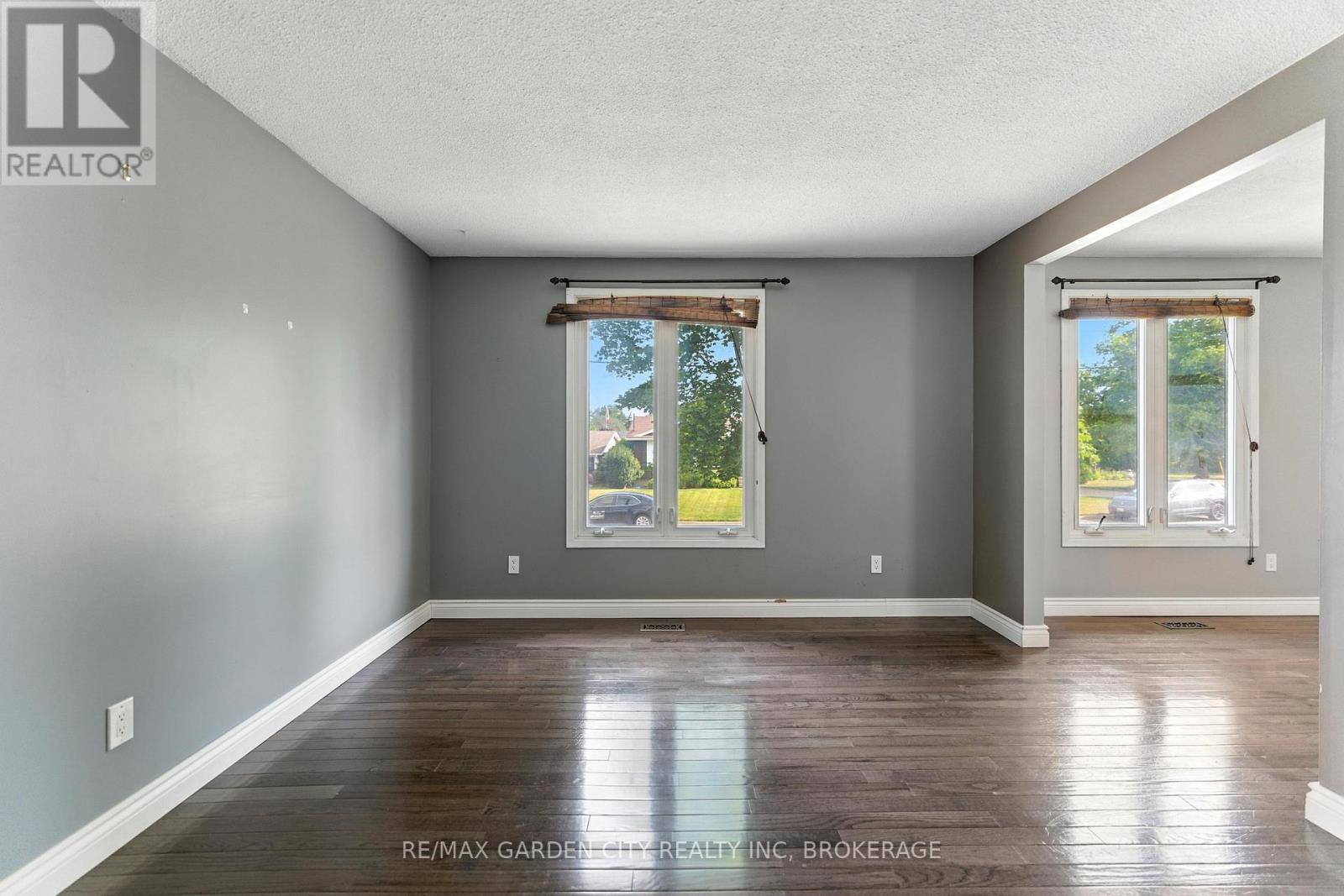 St. Catharines (secord Woods), ON L2P3M3,8 APPLEFORD ROAD