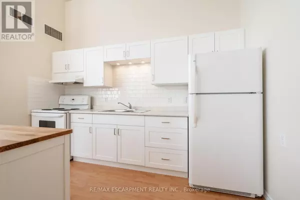 Brant (brantford Twp), ON N3S4V8,111 Grey ST #102