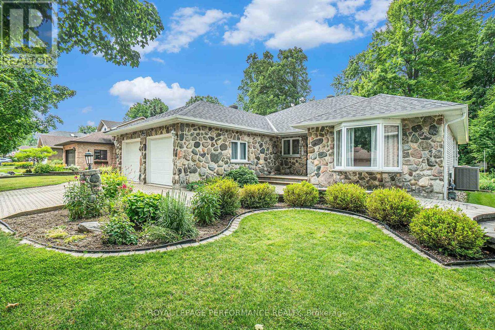 Cornwall, ON K6H6Z6,572 DEAN DRIVE