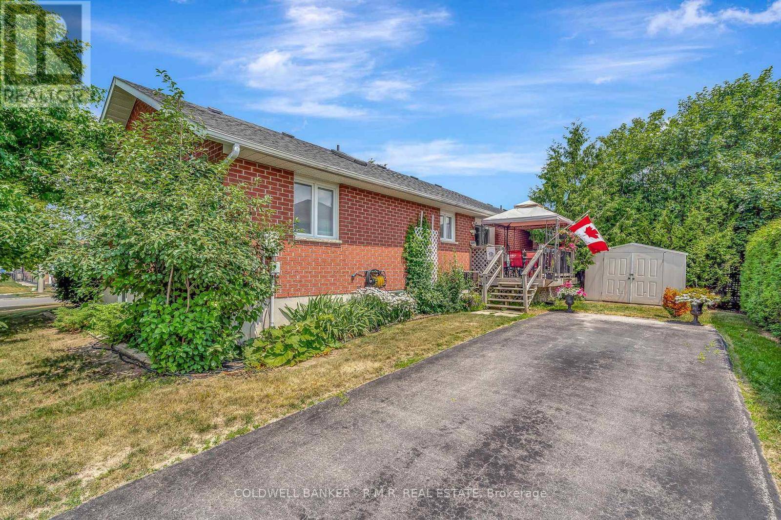 Kawartha Lakes (lindsay), ON K9V6H8,7 EAKINS CRESCENT