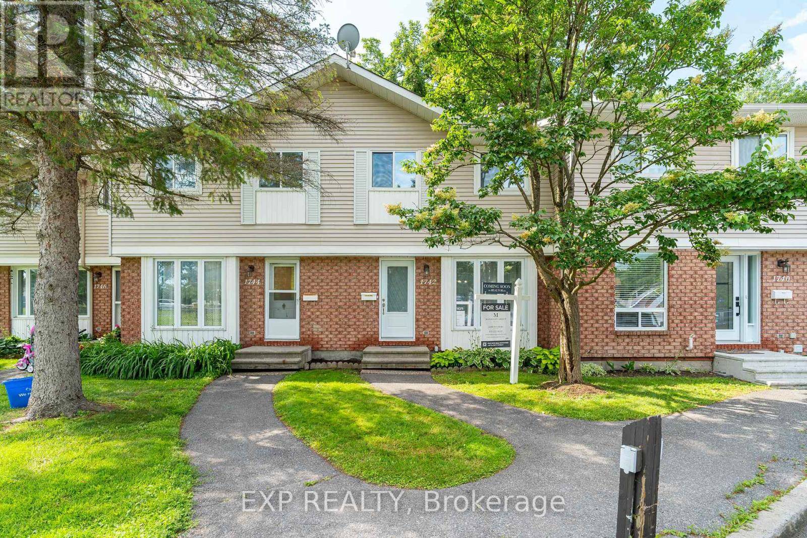 1742 SHAMANDURA LANE, Ottawa, ON K1C6Z8