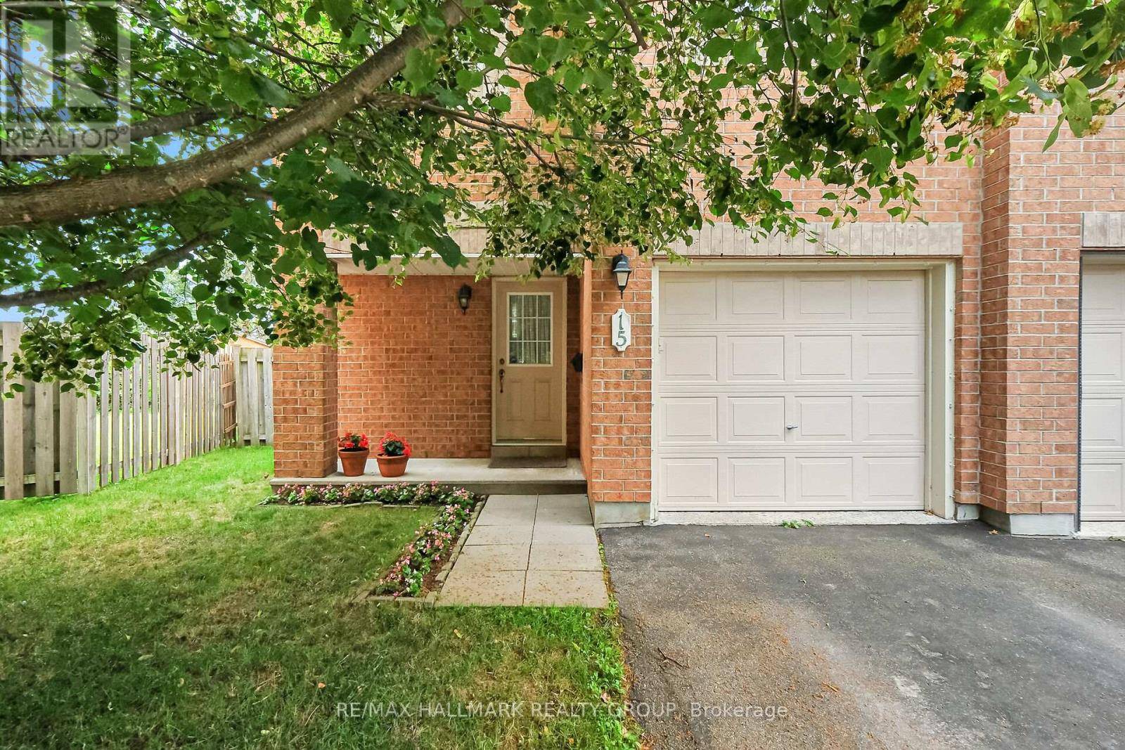 Ottawa, ON K2K3K4,15 MCPEAKE PLACE